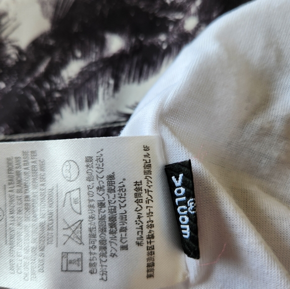 Volcom Black and White Hawaiian print sundress - Picture 5 of 6